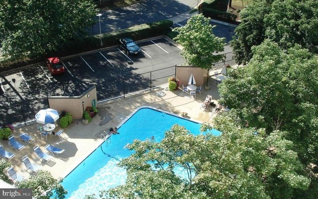 4501 ARLINGTON BOULEVARD 806