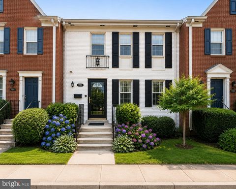 Photo of 7357 Eldorado Court, MCLEAN, VA 22102 (MLS # VAFX2330684)