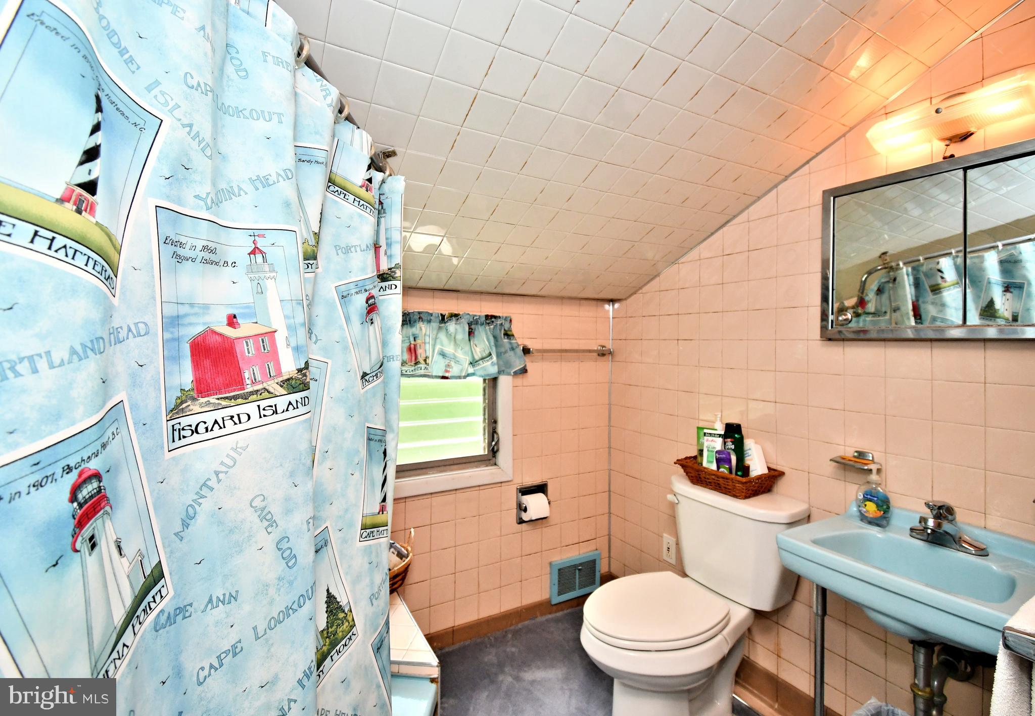 LOWELL HILLS - Residential