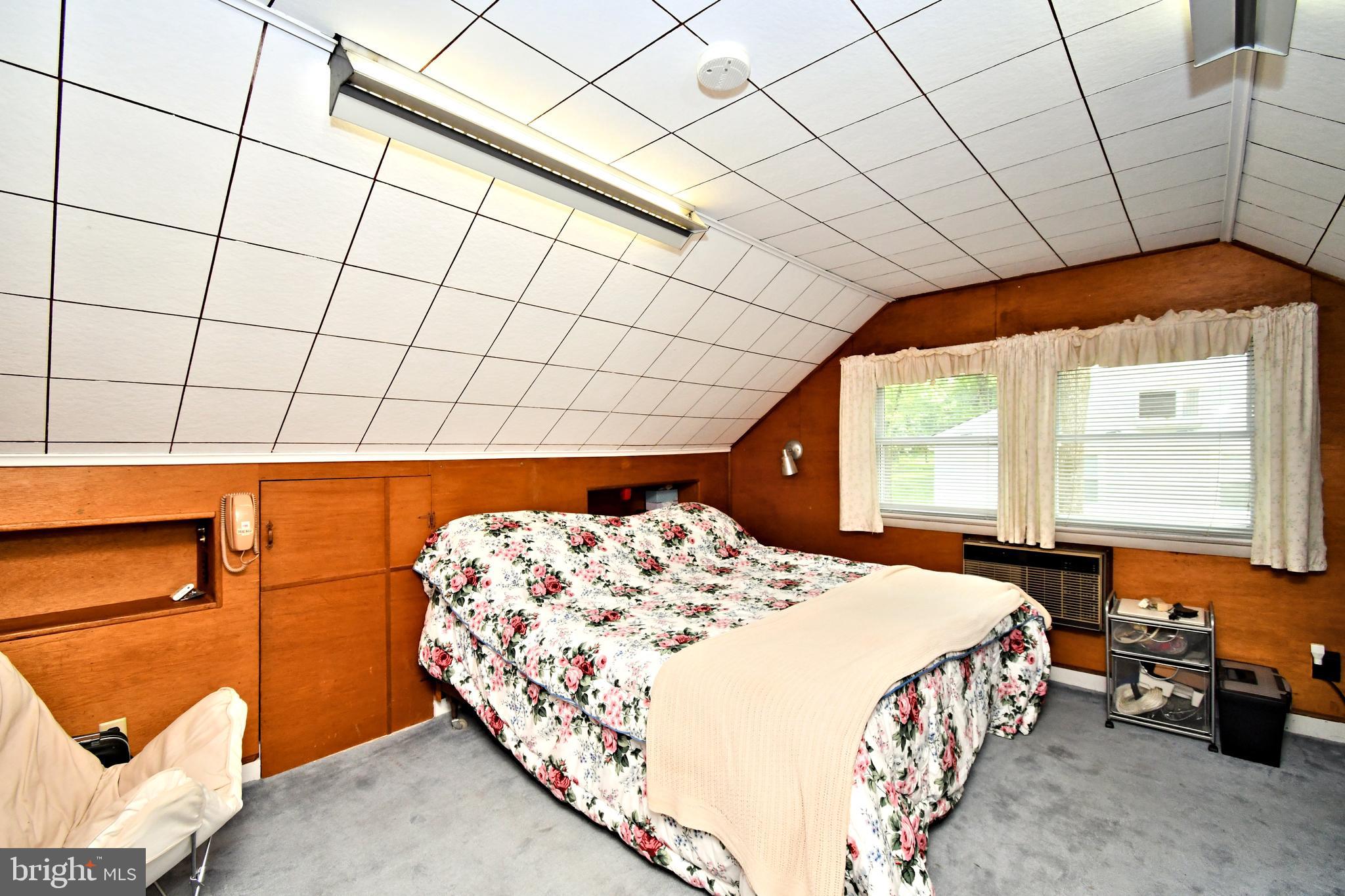 LOWELL HILLS - Residential