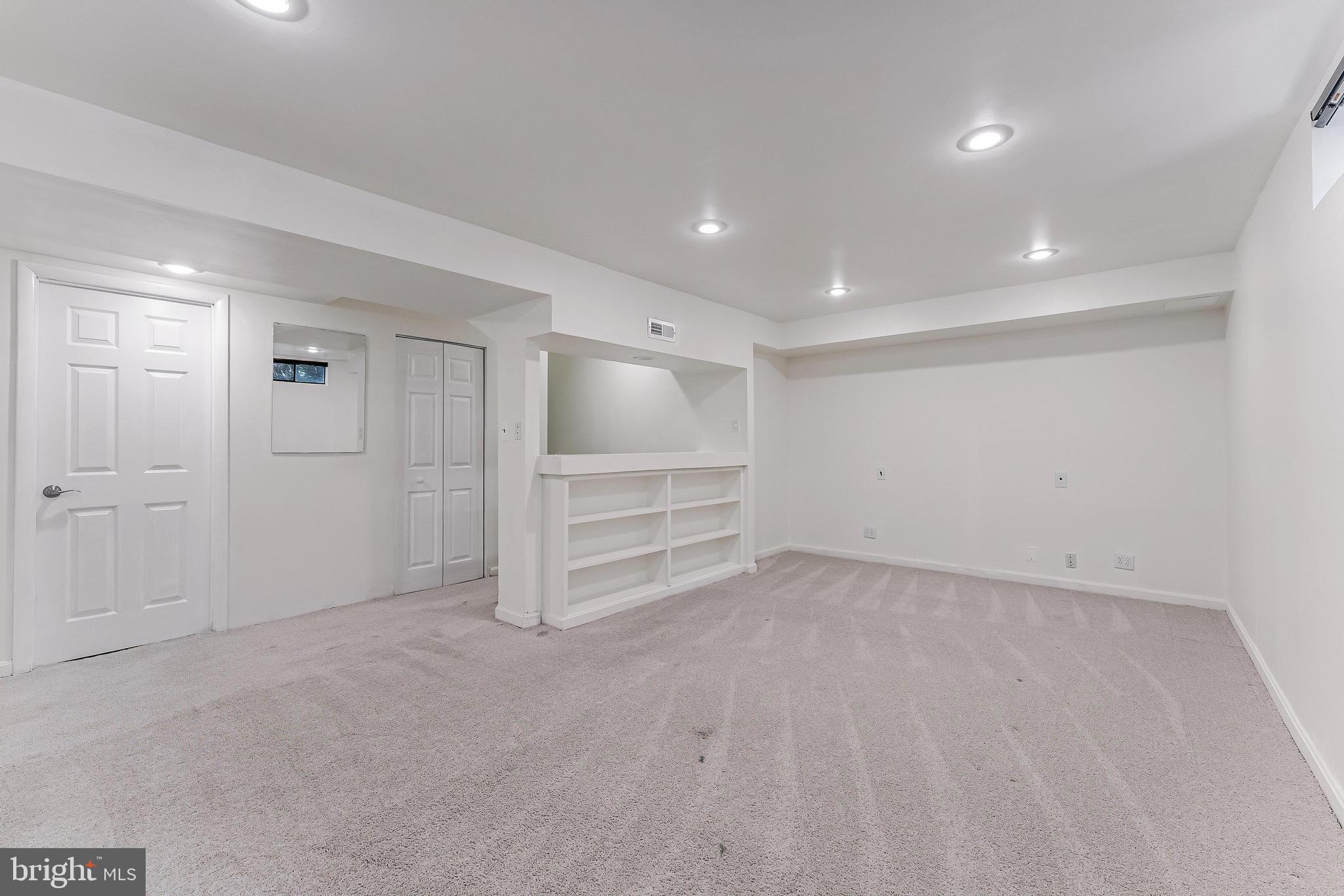 MONTCLAIR ST1 - Residential
