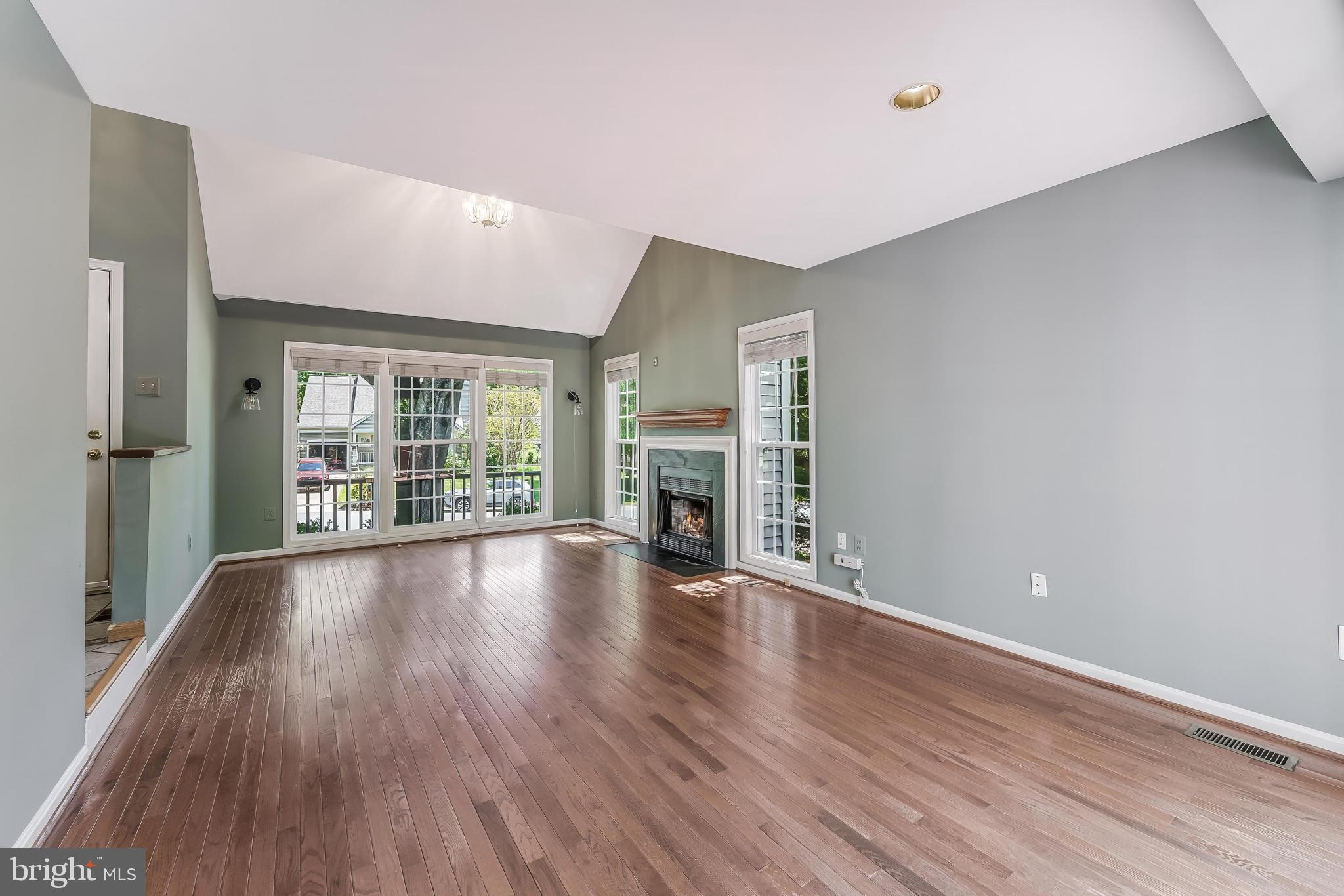 MONTCLAIR ST1 - Residential