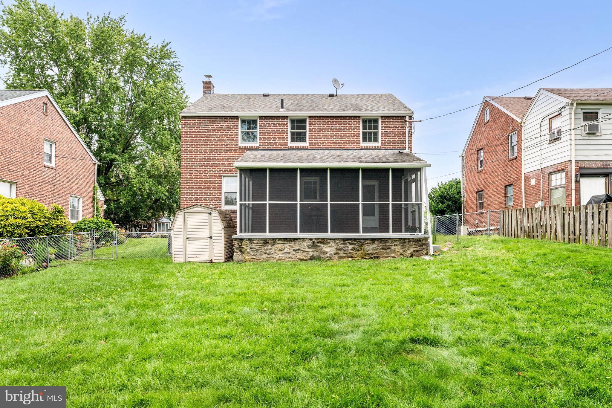 1728 EARLINGTON ROAD