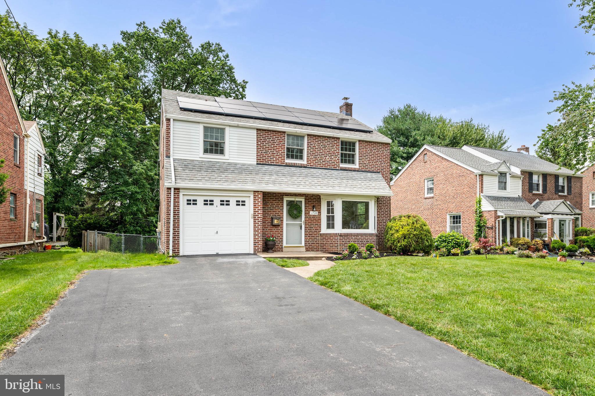 1728 EARLINGTON ROAD