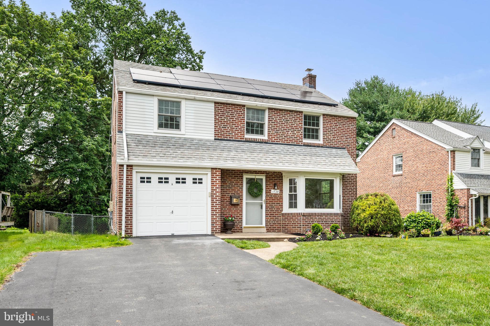 1728 EARLINGTON ROAD