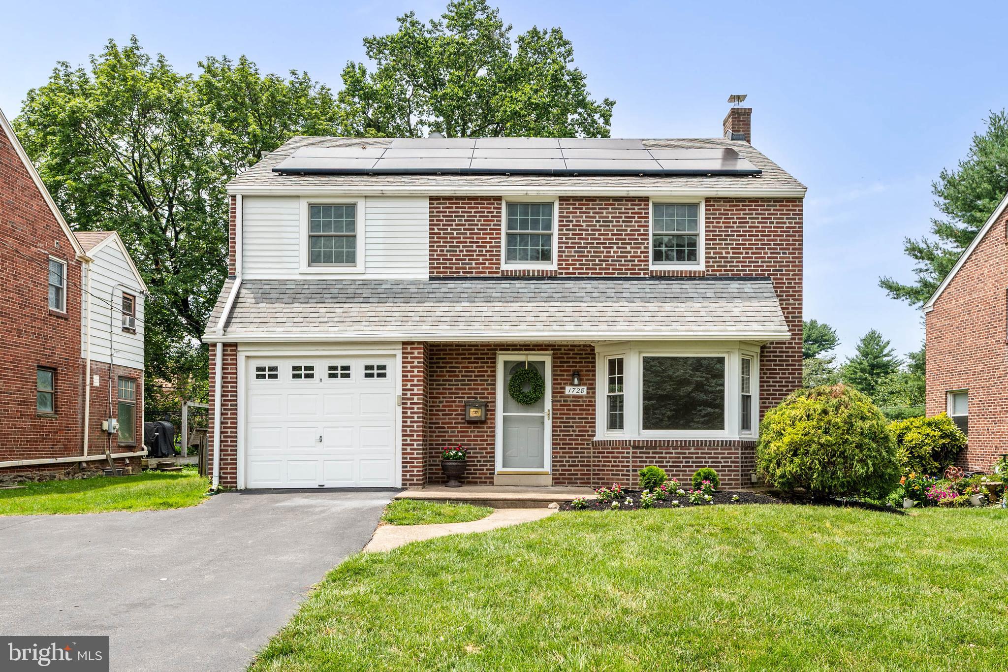 1728 EARLINGTON ROAD