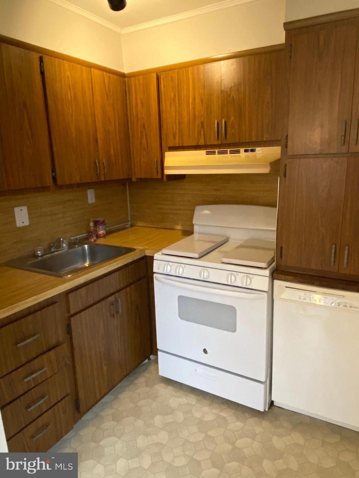 BELLS CORNER - Residential Lease