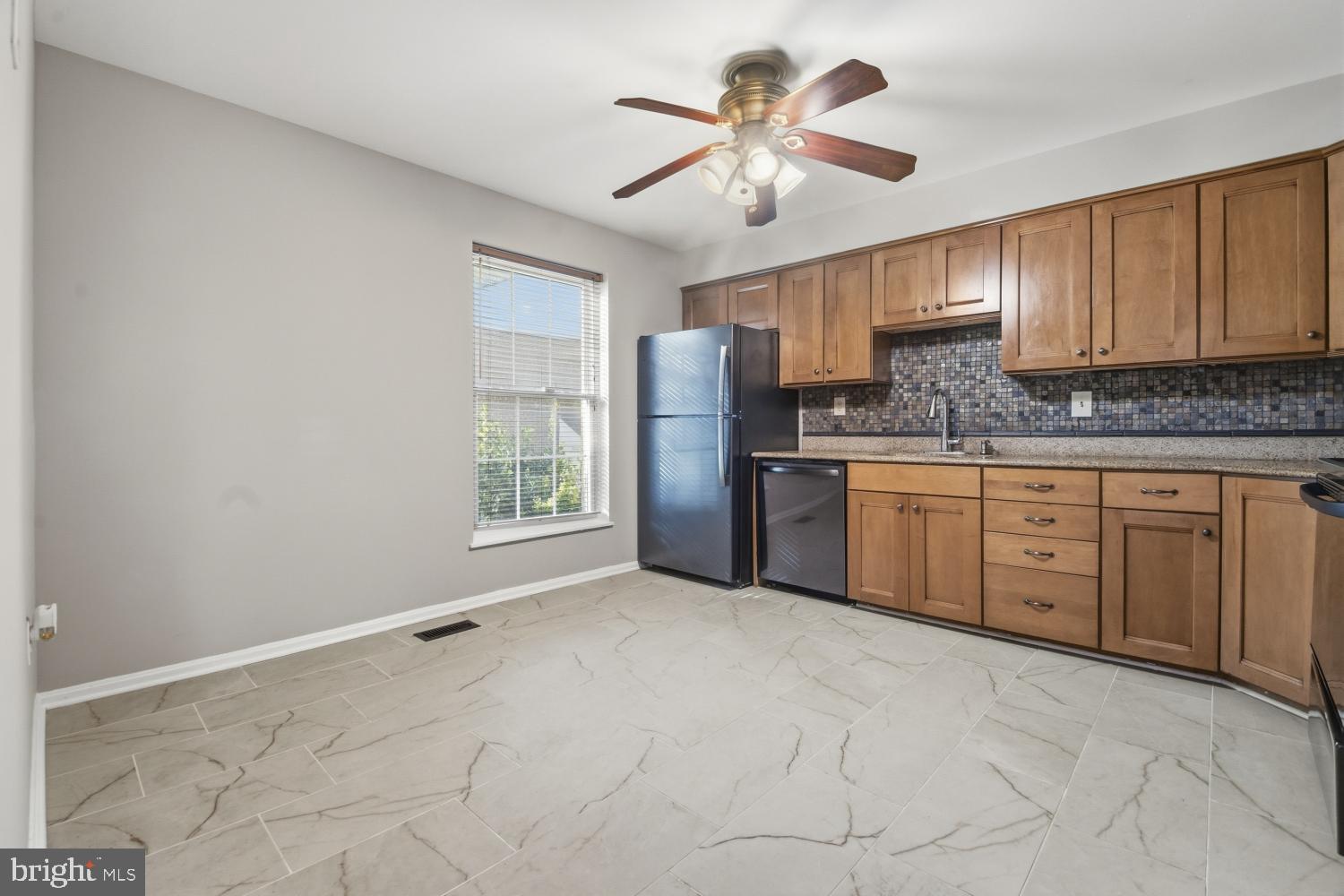 10525 E WIND WAY