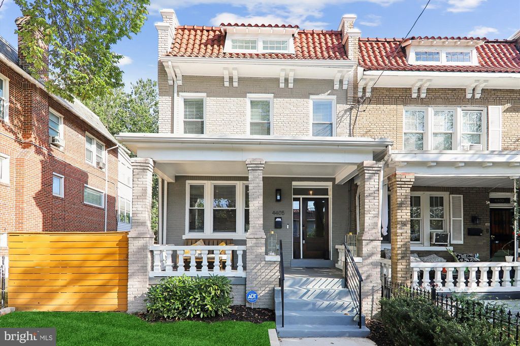 Photo of 4405 New Hampshire Avenue NW, WASHINGTON, DC 20011 (MLS # DCDC2225208)