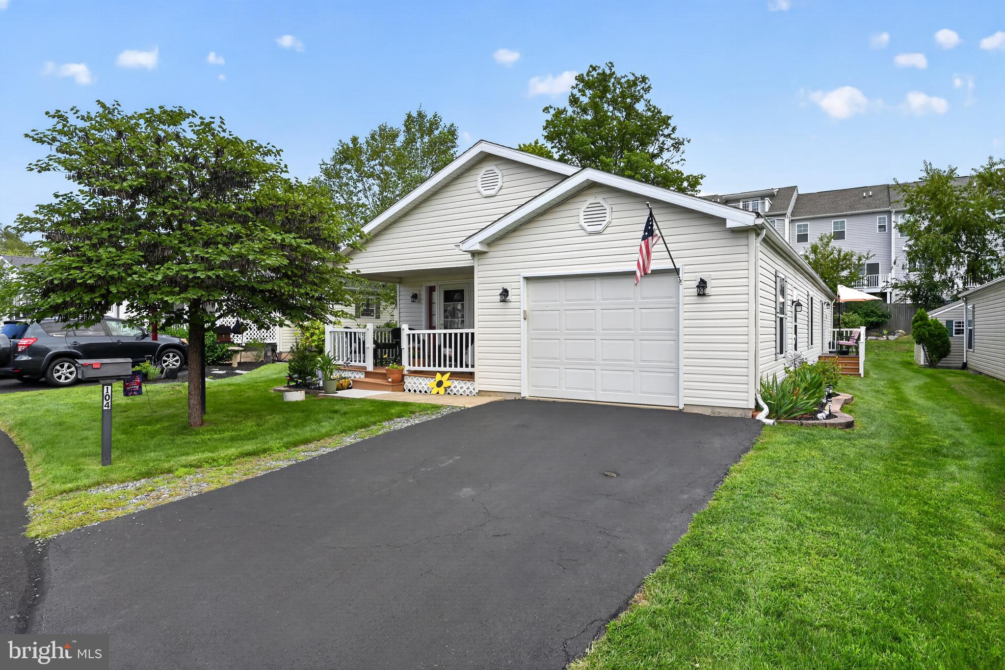 104 DYER COURT