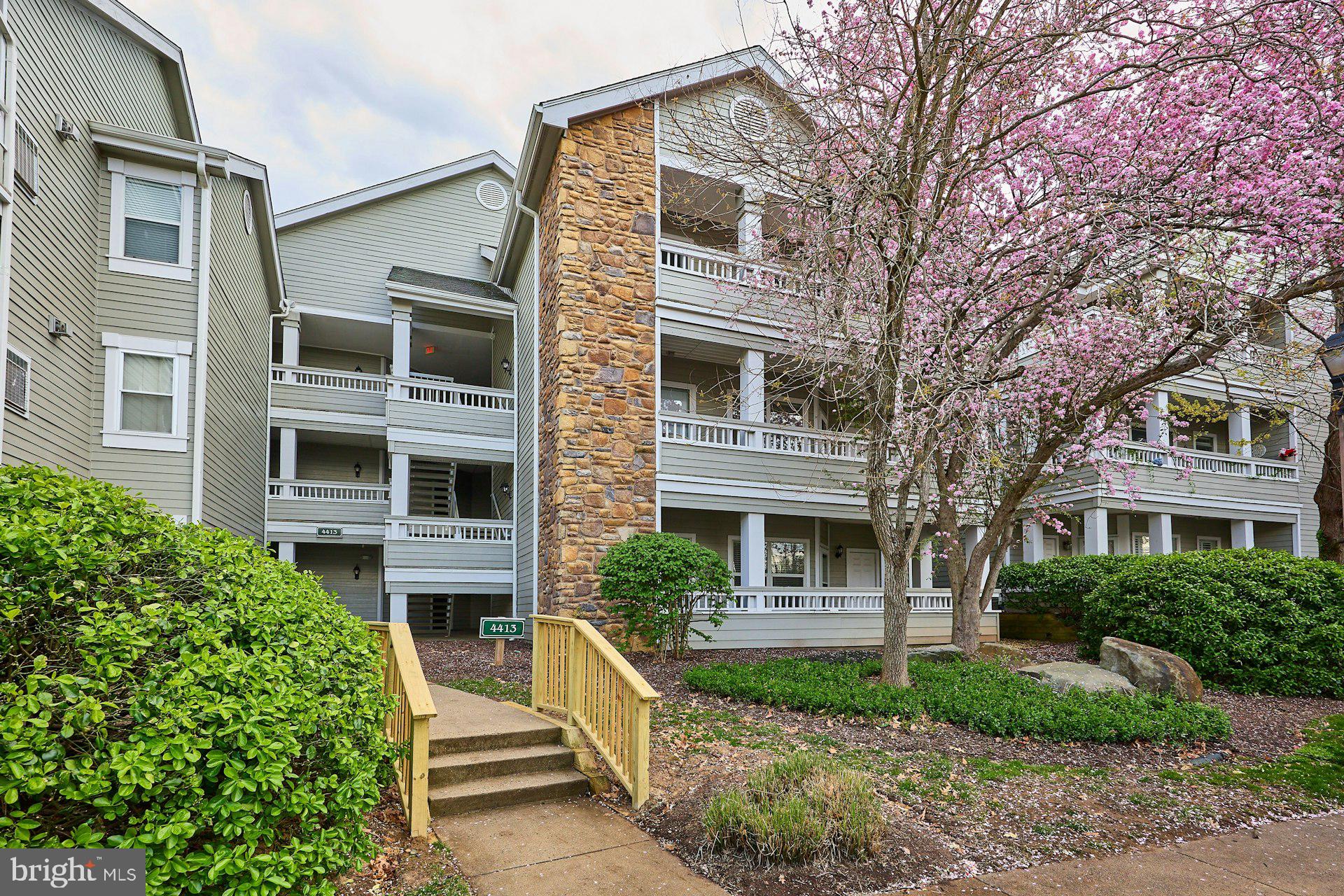 STONECROFT CONDO - Residential