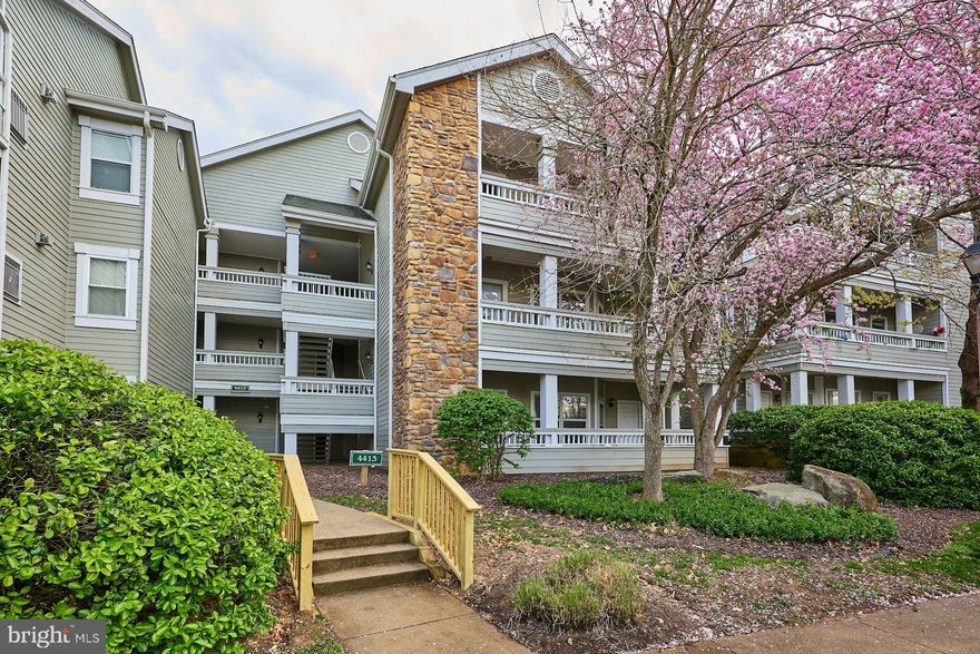 This lovely, easy access home has been freshly updated so you can move right in! We put in brand new paint, carpet, ceiling fans, light fixtures, and kitchen appliances - and even got rid of the popcorn ceiling! Gleaming hardwood floors (not laminate) throughout the main living area. This great home features a split-floor plan with two bedrooms and attached bathrooms, and a patio to enjoy the great outdoors and house your plants. HVAC installed 2022.  Stonecroft is a lovely community with tons of amenities (Pool! Car wash area! Fitness center!) and easy access to shopping, restaurants and Rt 66. Don't miss this move-in ready gem!