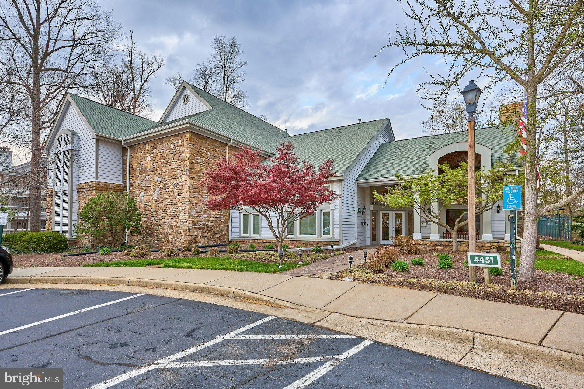 STONECROFT CONDO - Residential