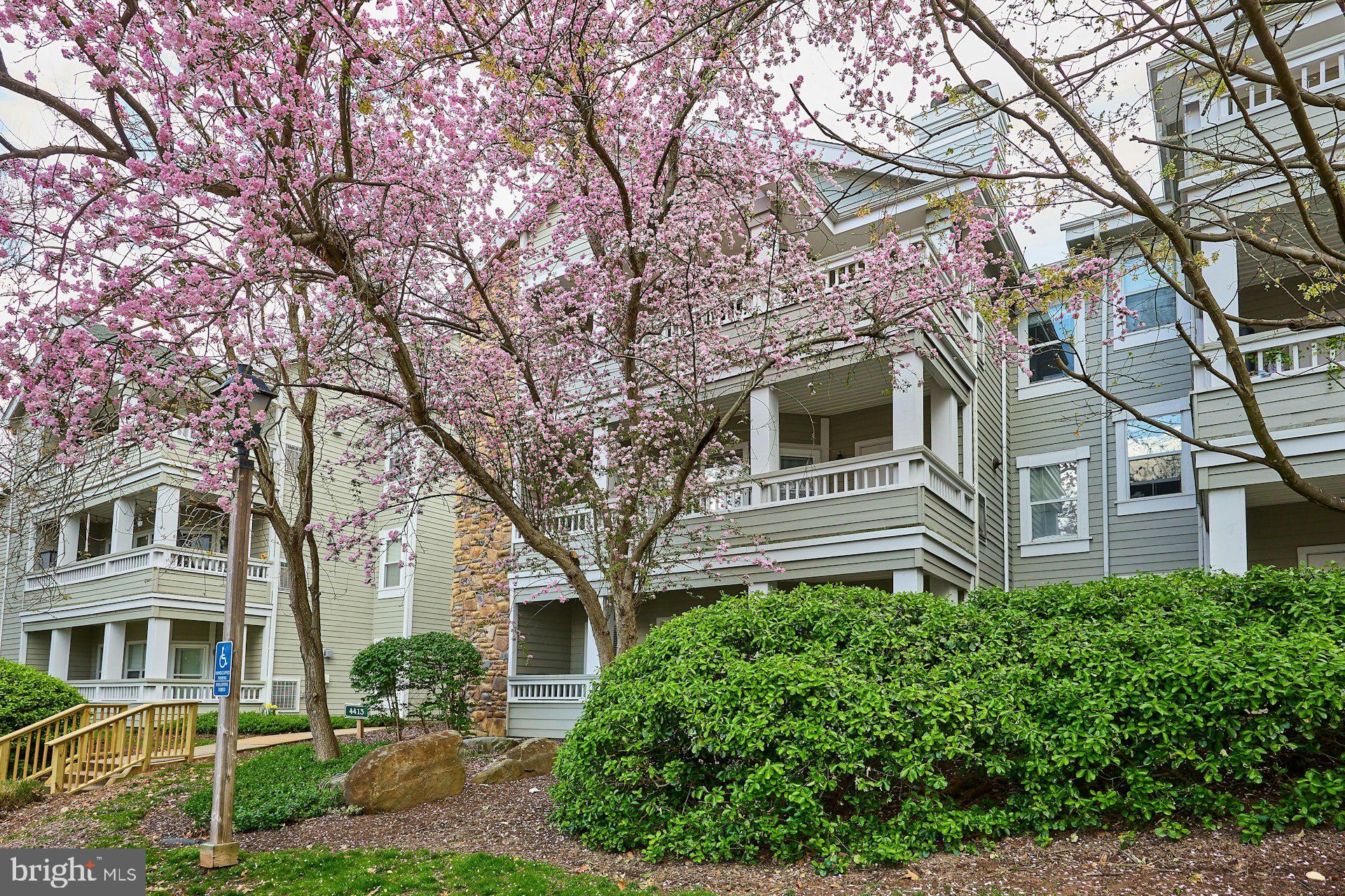 STONECROFT CONDO - Residential