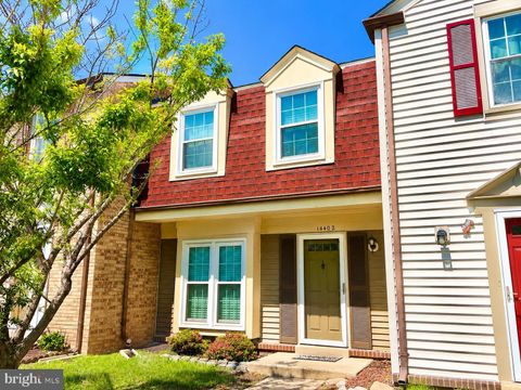 Townhouse For Sale - 14402 Manassas Gap Ct Ct<br/> CENTREVILLE, VA 20120