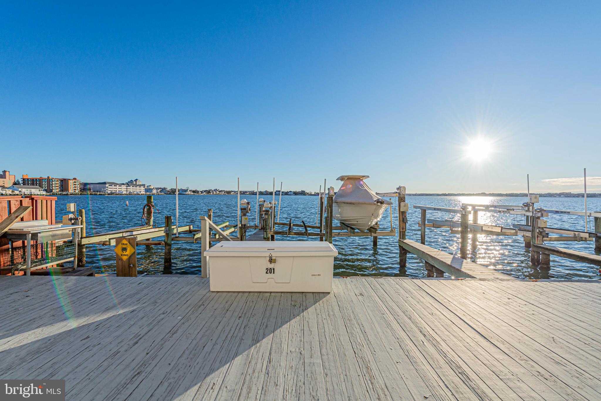 411 BAYSHORE DRIVE 101