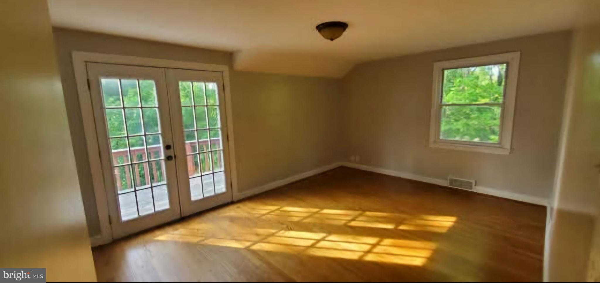 JOHNSTON WOODSTOCK - Residential