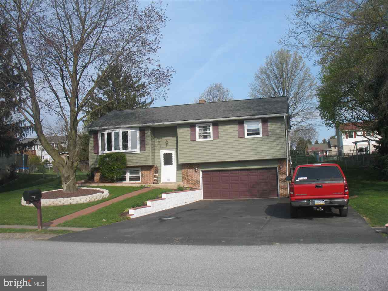 TWIN PINES - Residential