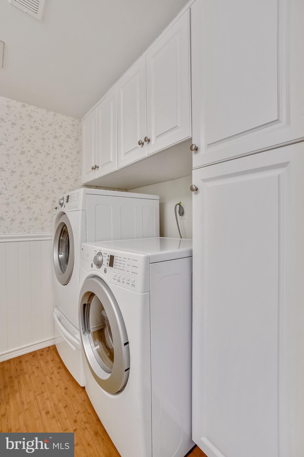 LONG REACH - Residential Lease