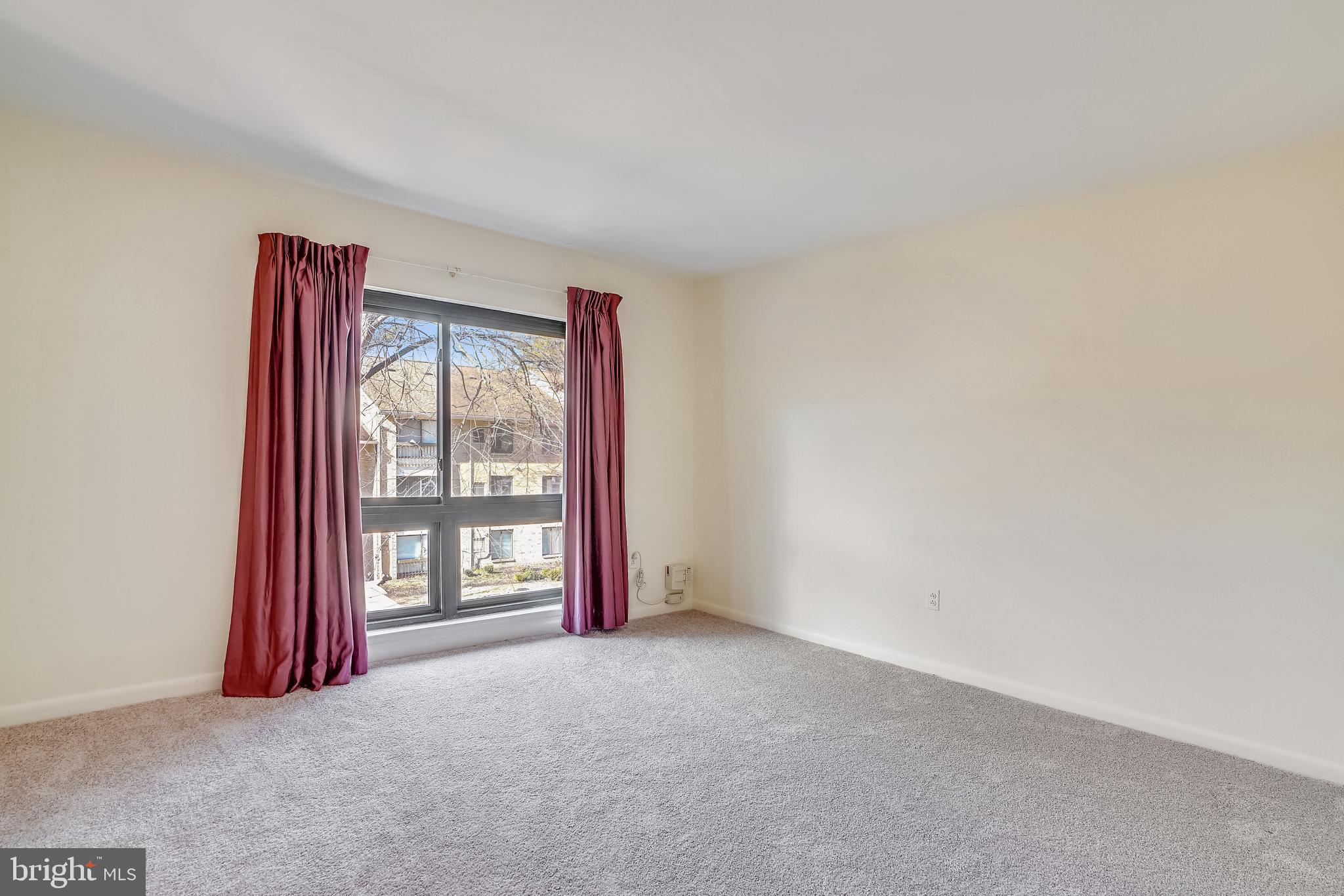 LONG REACH - Residential Lease