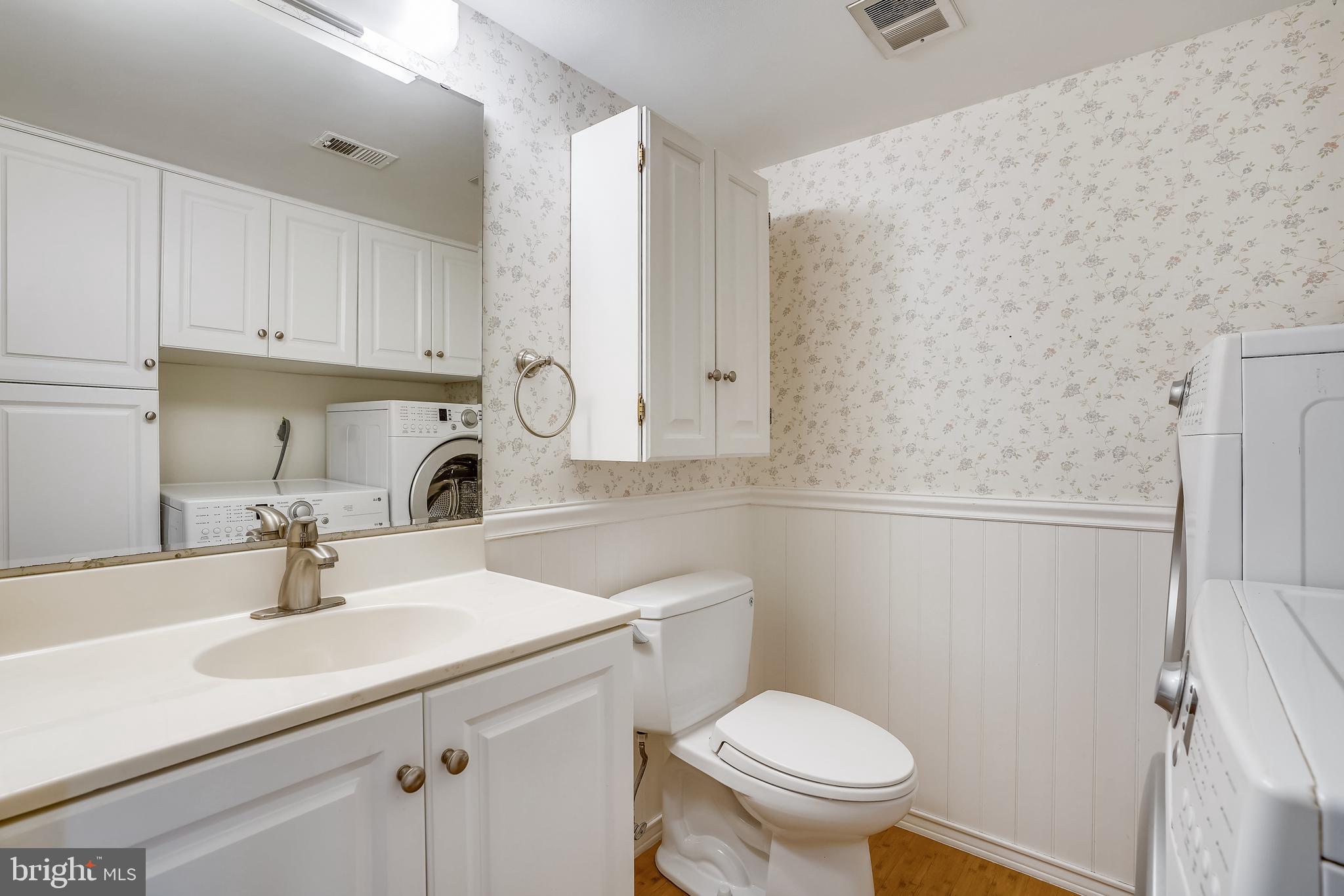 LONG REACH - Residential Lease