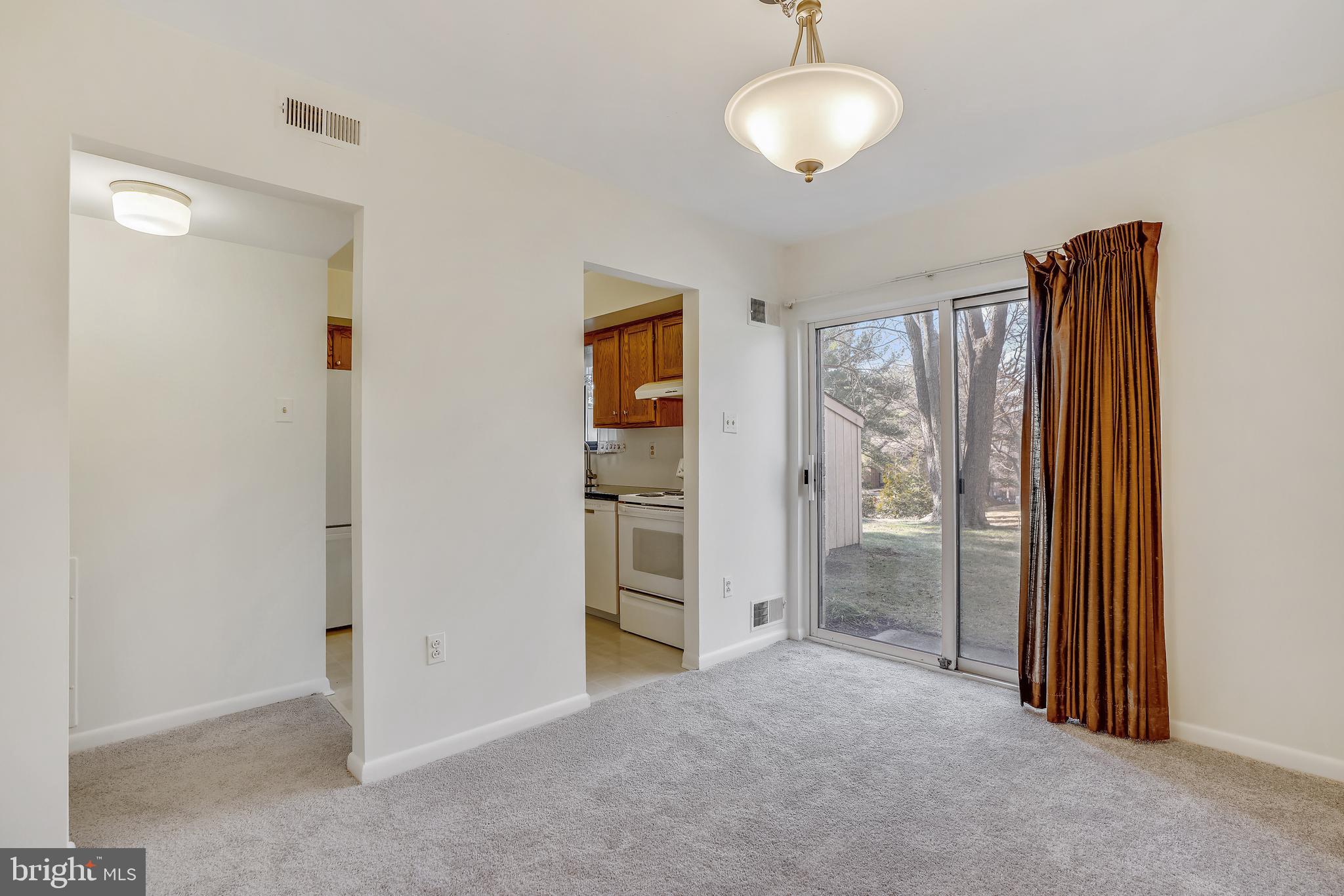 LONG REACH - Residential Lease