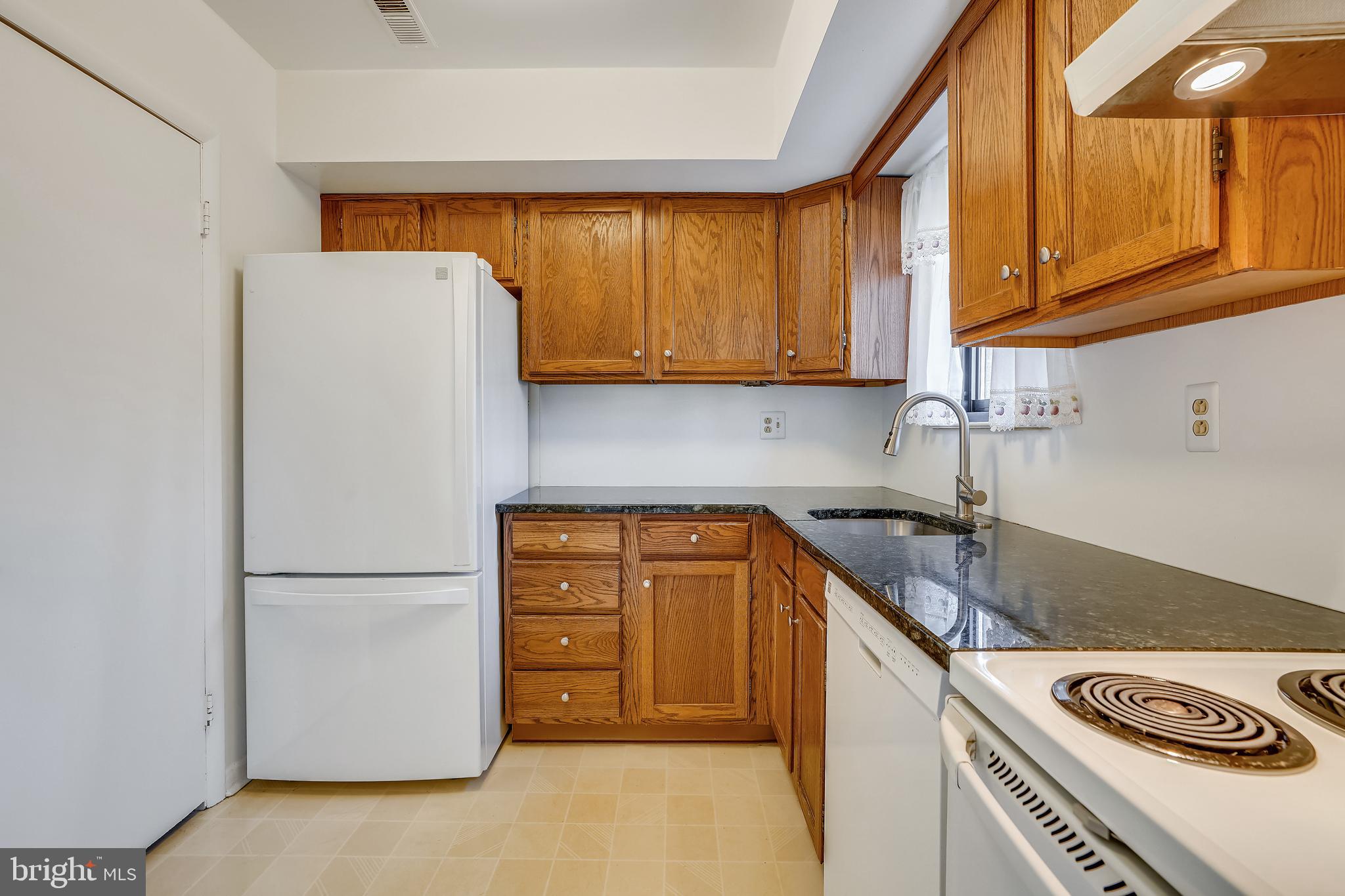 LONG REACH - Residential Lease