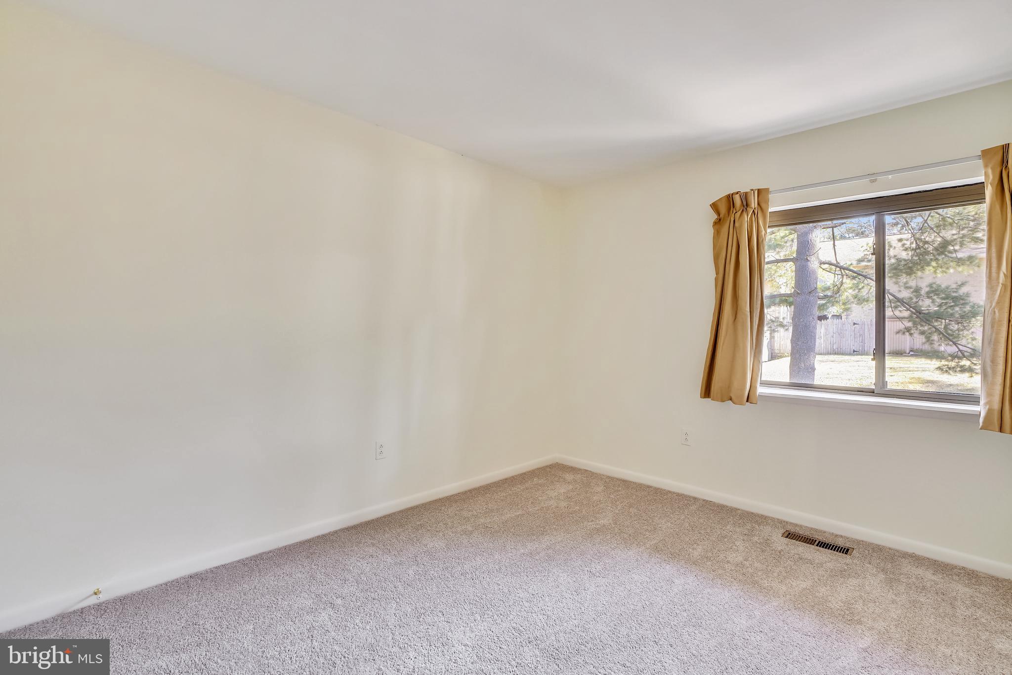 LONG REACH - Residential Lease