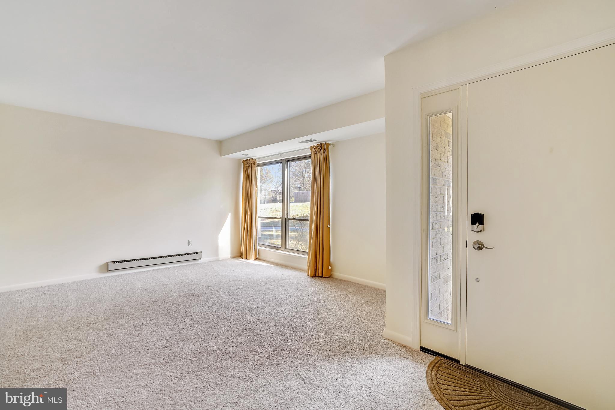 LONG REACH - Residential Lease