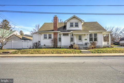 Photo of 101 N Custer Avenue, New Holland, PA 17557 (MLS # PALA2047476)