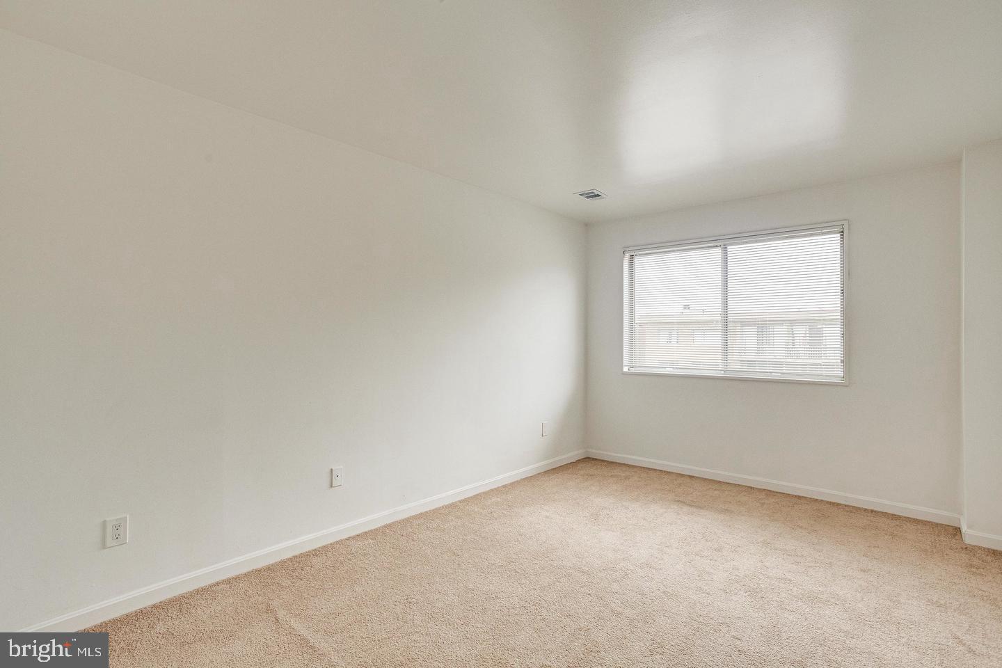 PRESIDENTIAL TOWERS - Residential