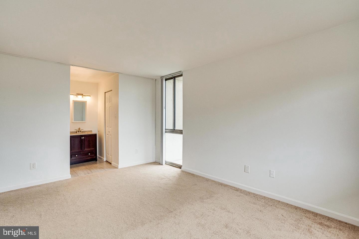 PRESIDENTIAL TOWERS - Residential