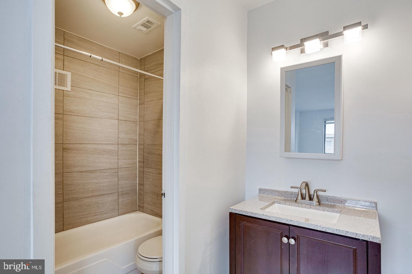 PRESIDENTIAL TOWERS - Residential