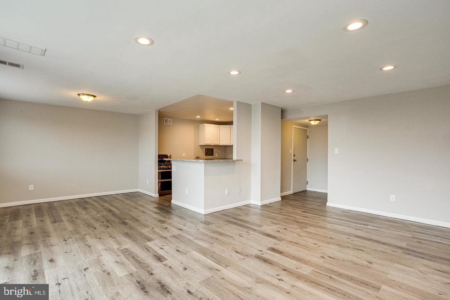 PRESIDENTIAL TOWERS - Residential