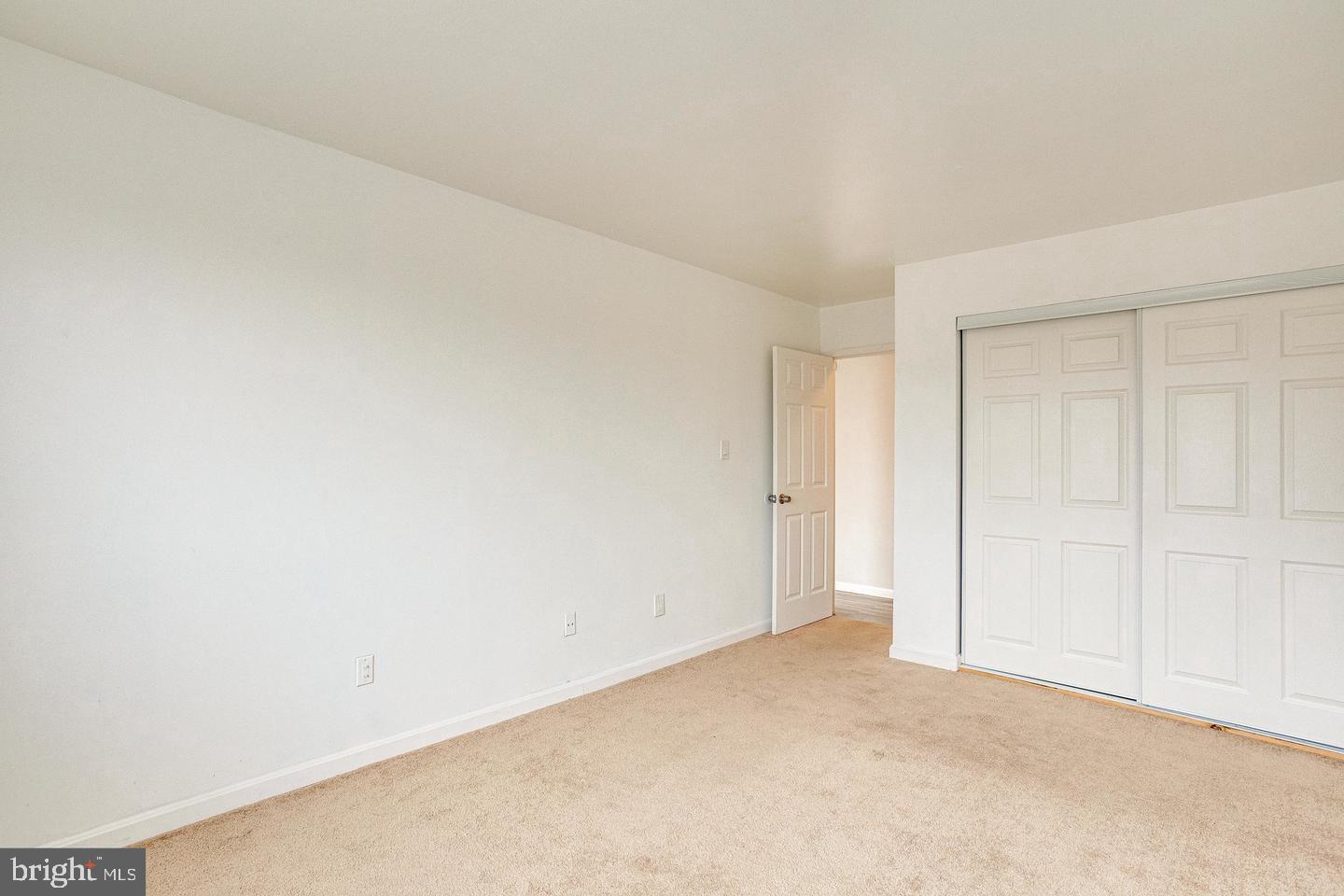 PRESIDENTIAL TOWERS - Residential