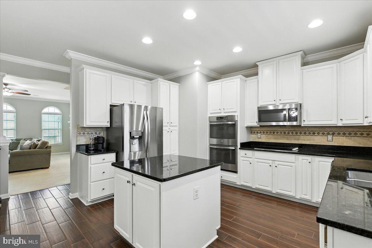 HEATHCOTE COMMONS CONDOMINIUMS - Residential