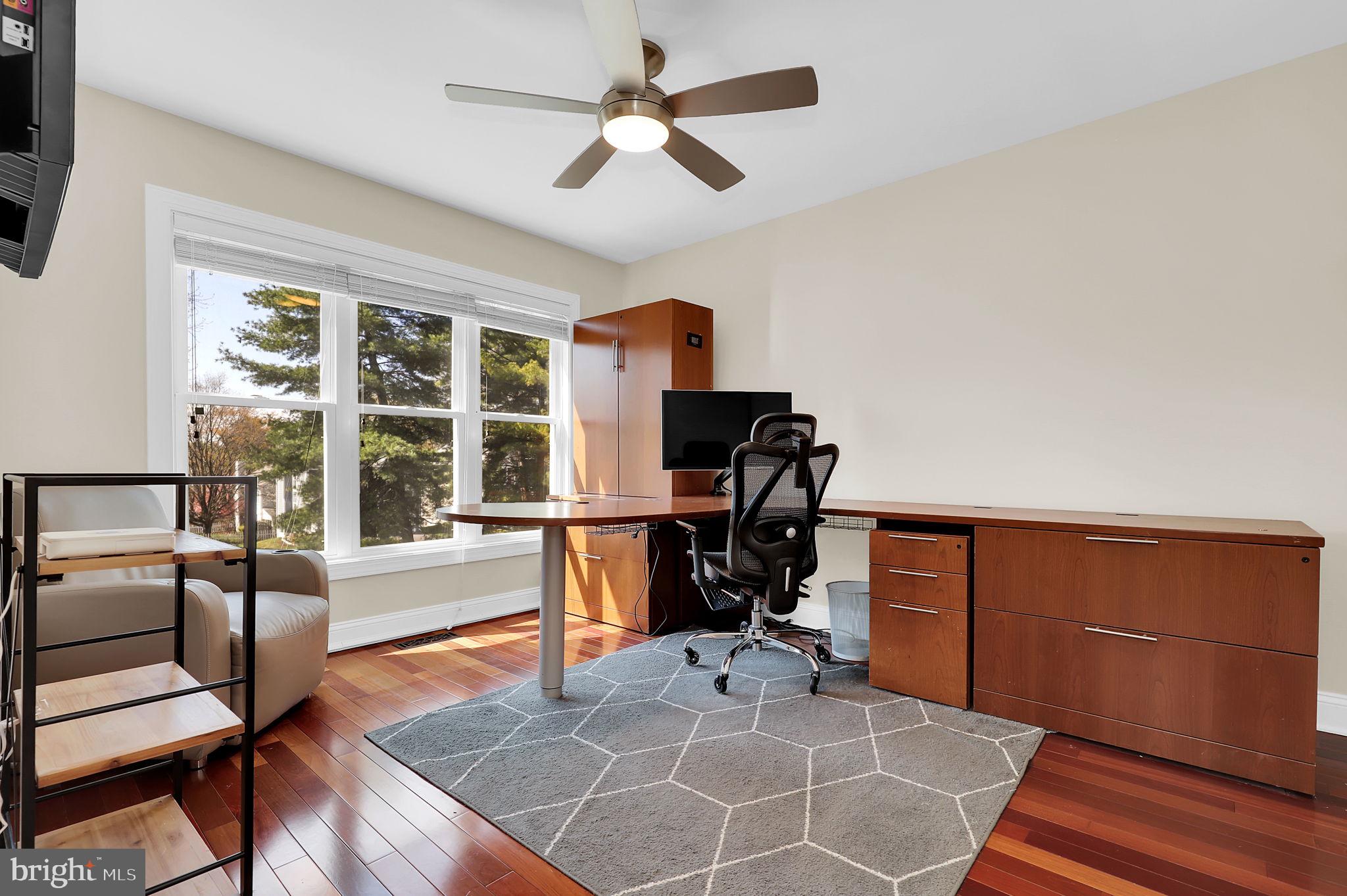 CHURCHILL TOWN SECTOR - Residential