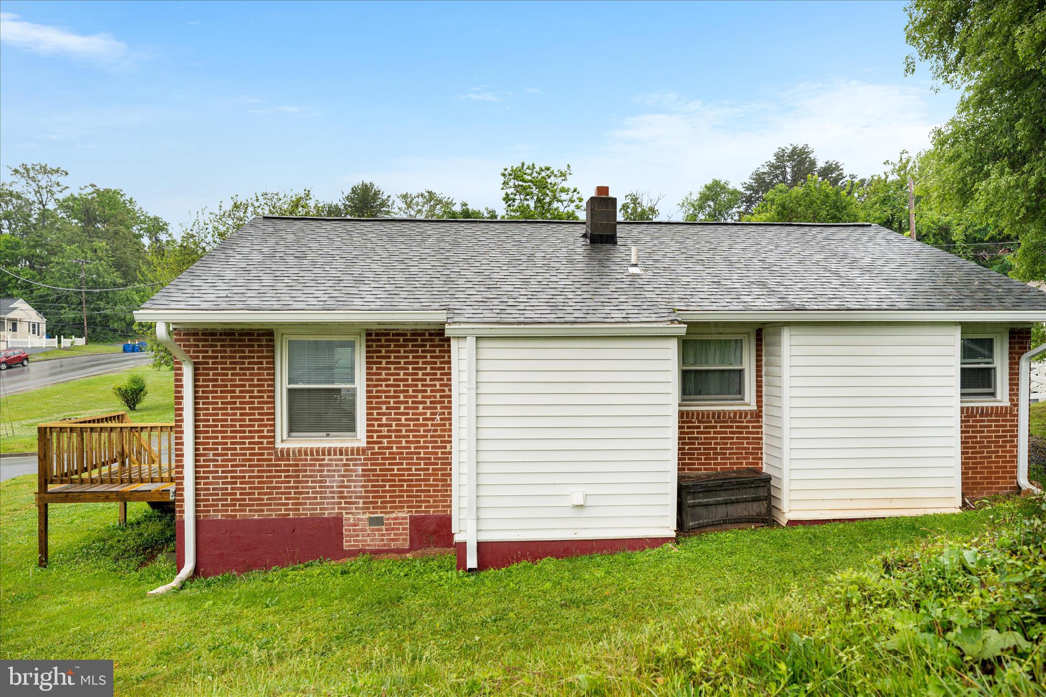 WEST SIDE - Residential