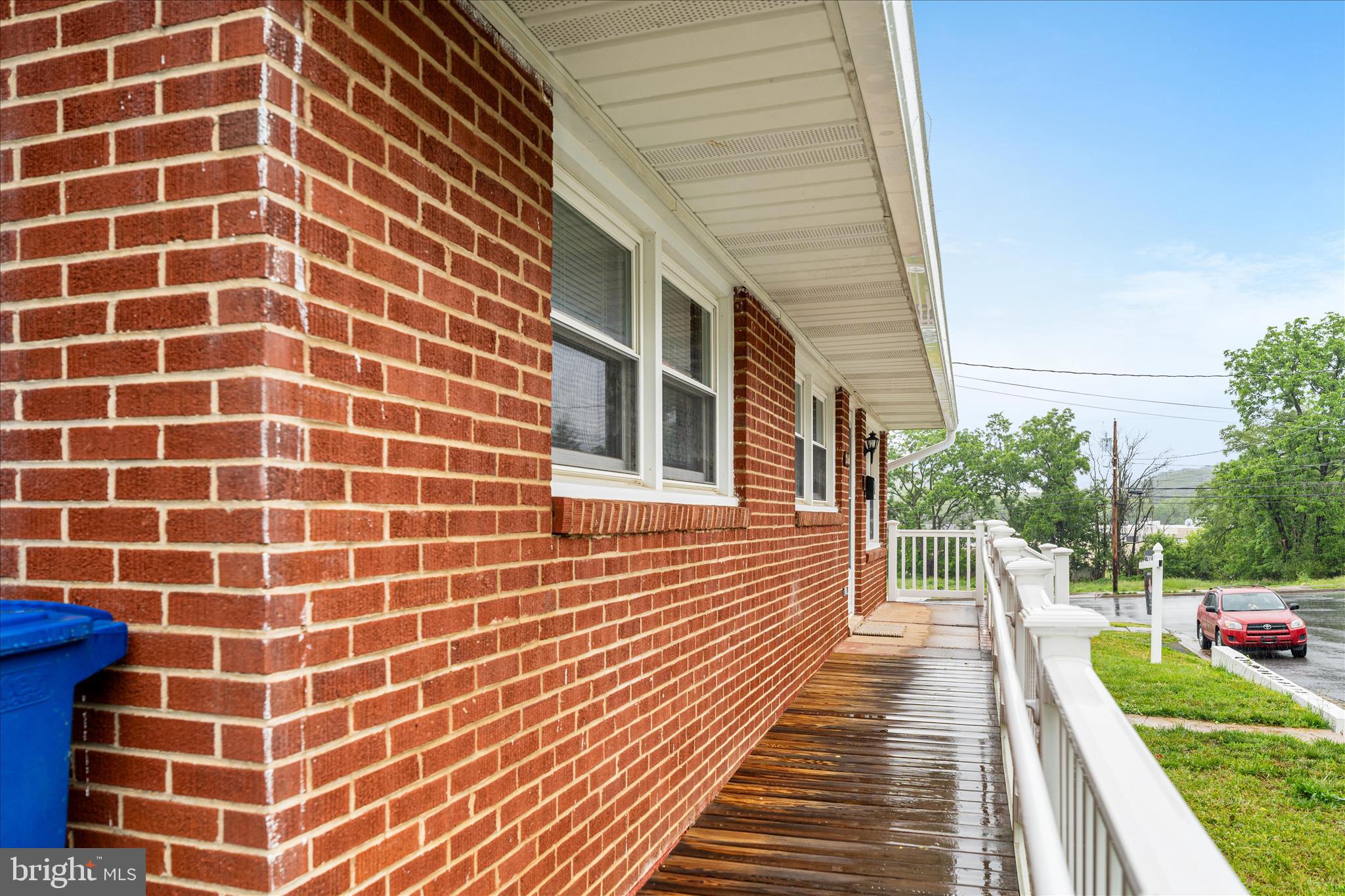 WEST SIDE - Residential
