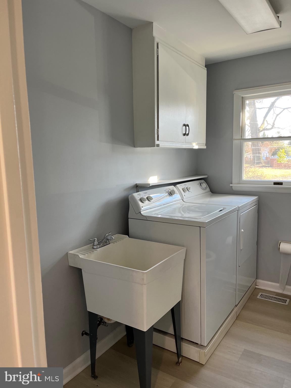 SOUTH RIVER PARK - Residential Lease