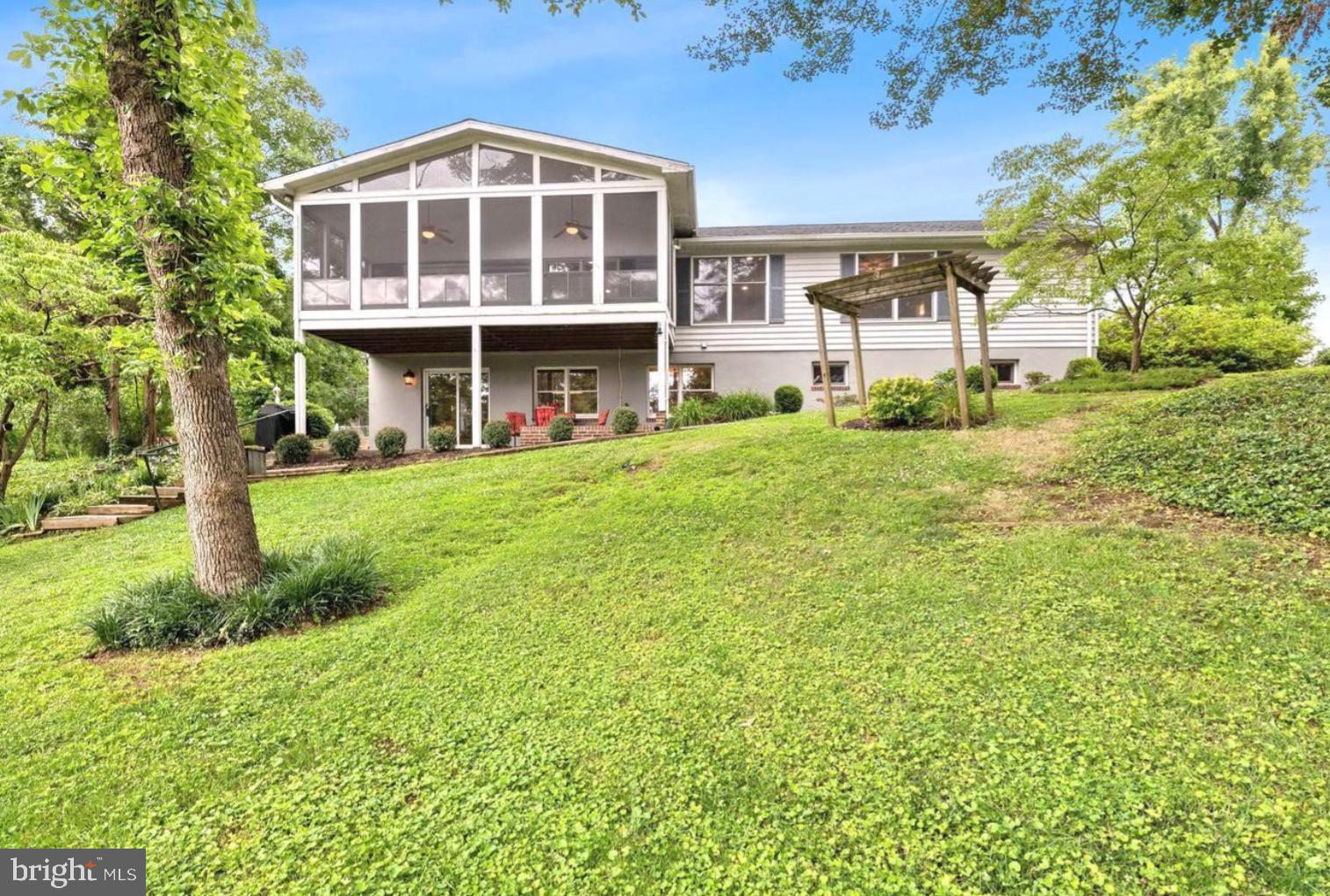 SOUTH RIVER PARK - Residential Lease