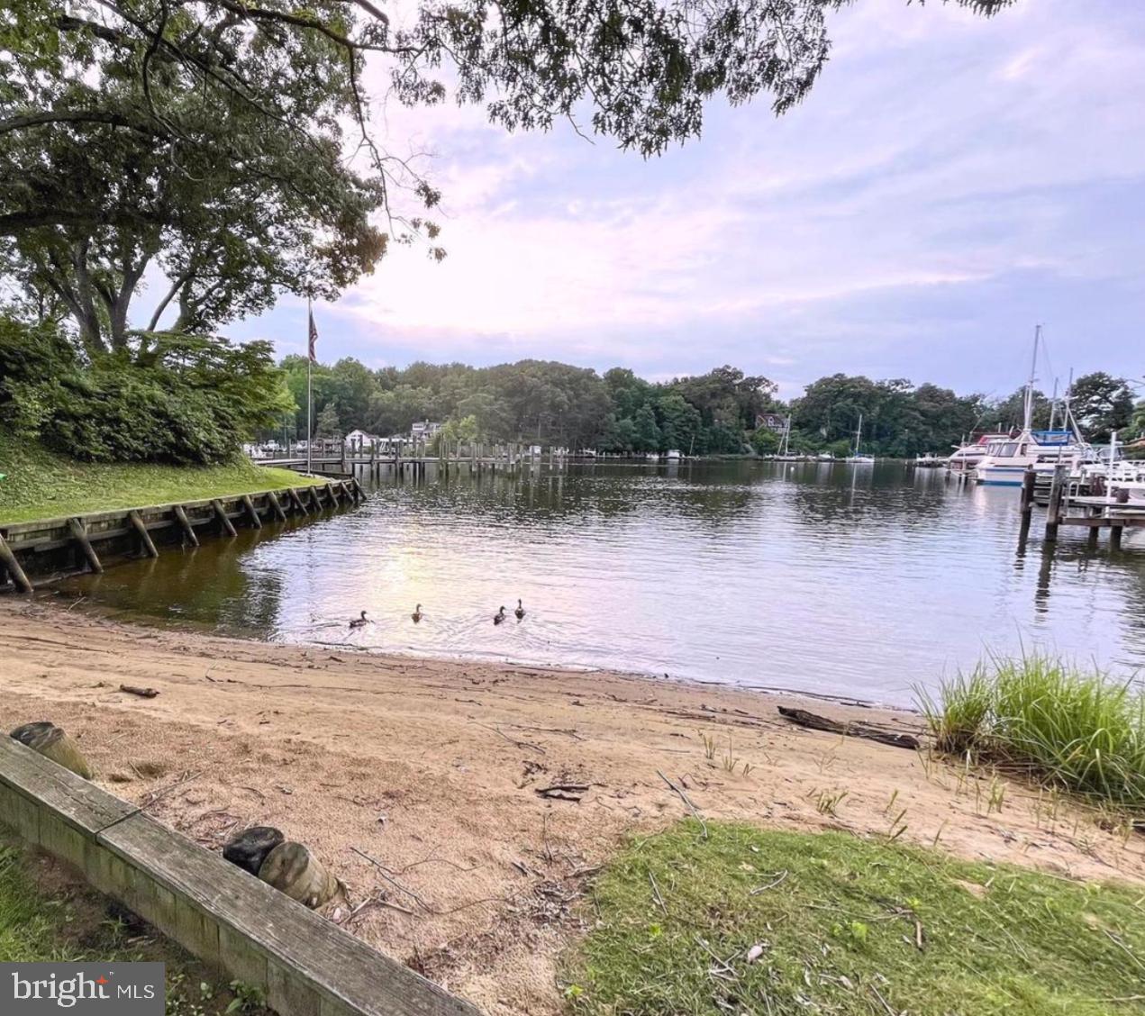 SOUTH RIVER PARK - Residential Lease