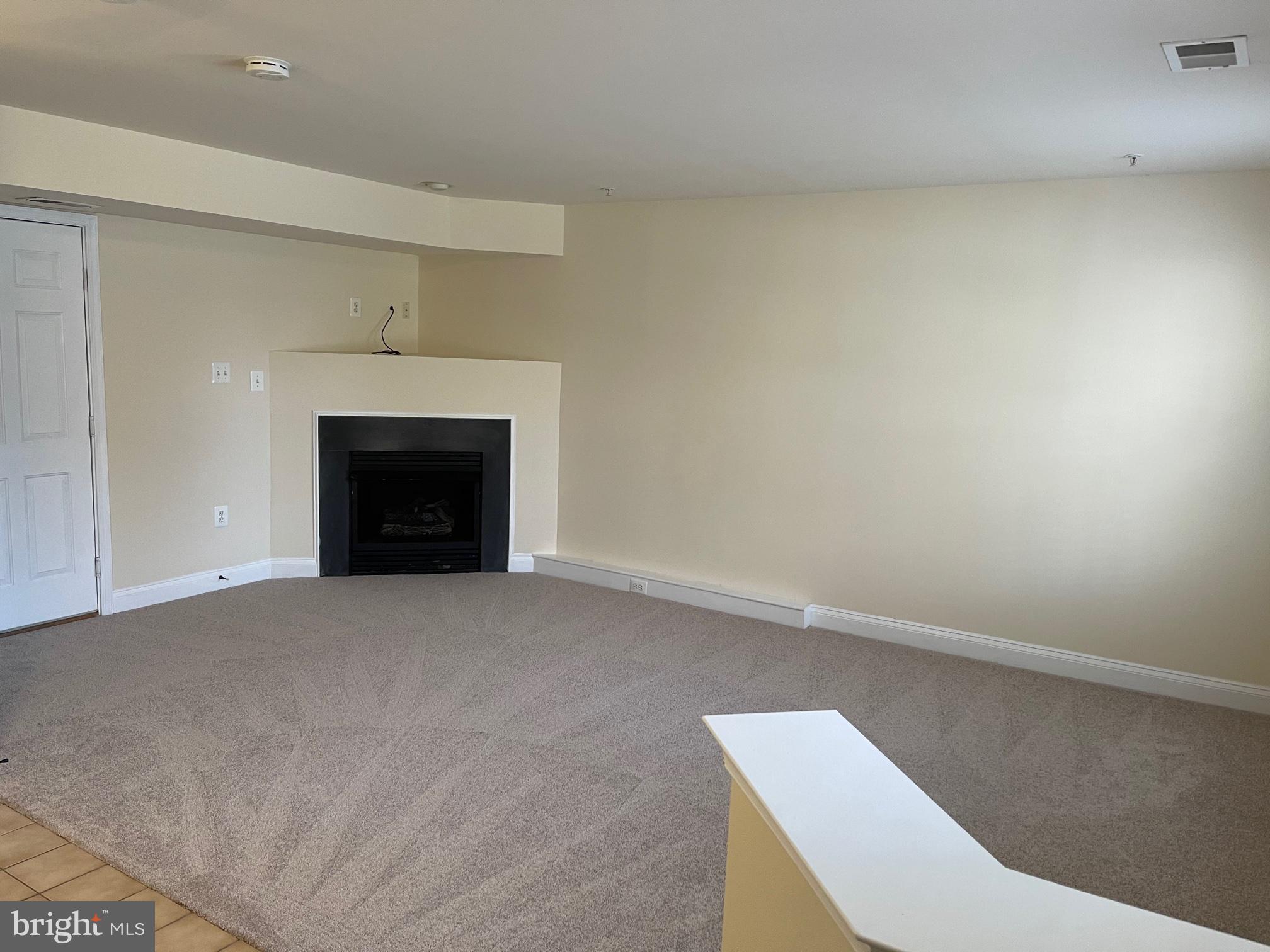 KING FARM WATKINS POND - Residential Lease