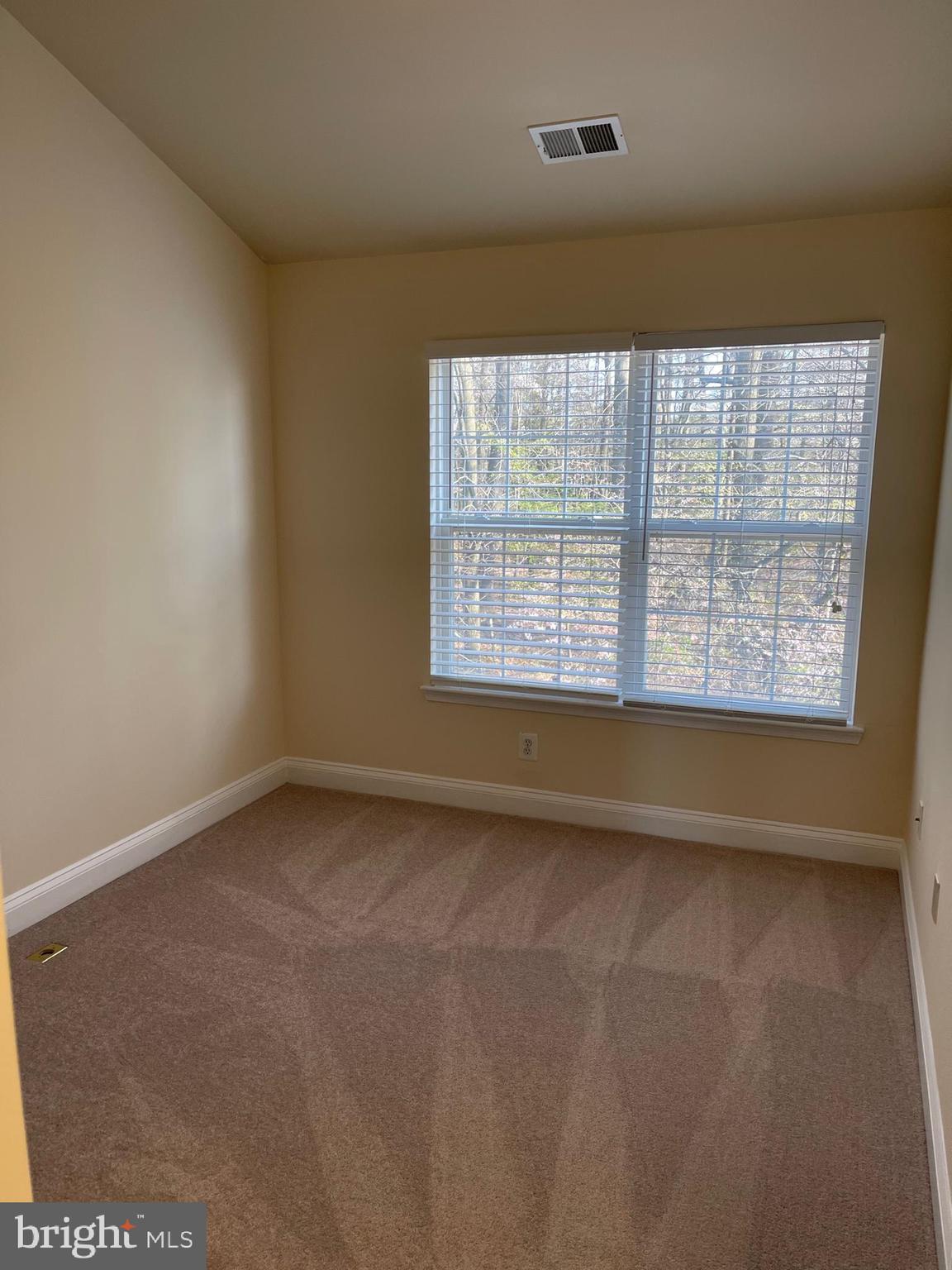 KING FARM WATKINS POND - Residential Lease