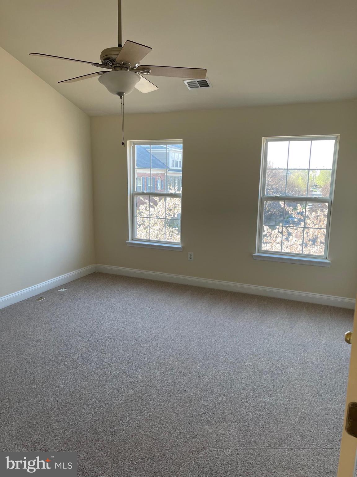 KING FARM WATKINS POND - Residential Lease