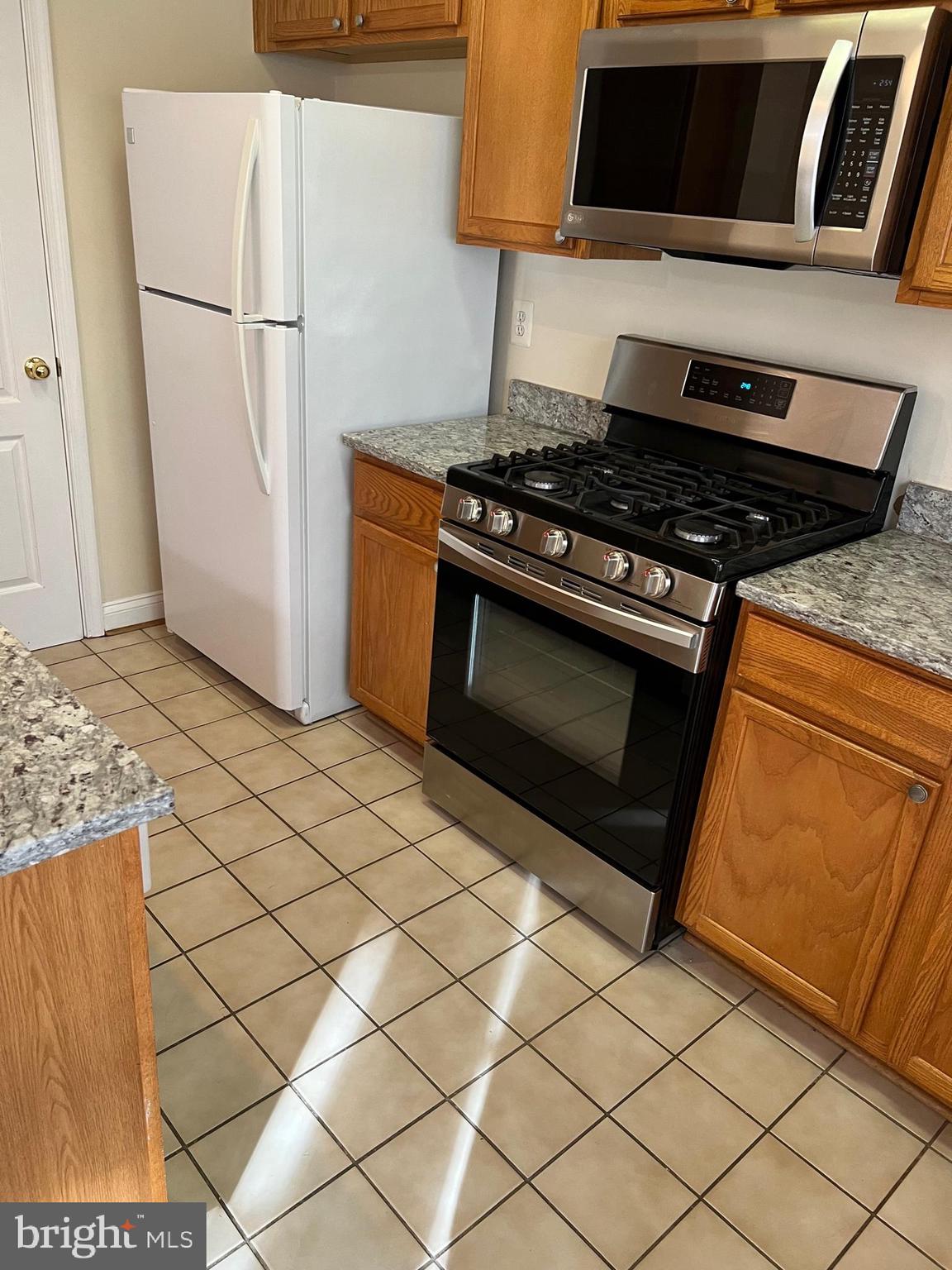 KING FARM WATKINS POND - Residential Lease