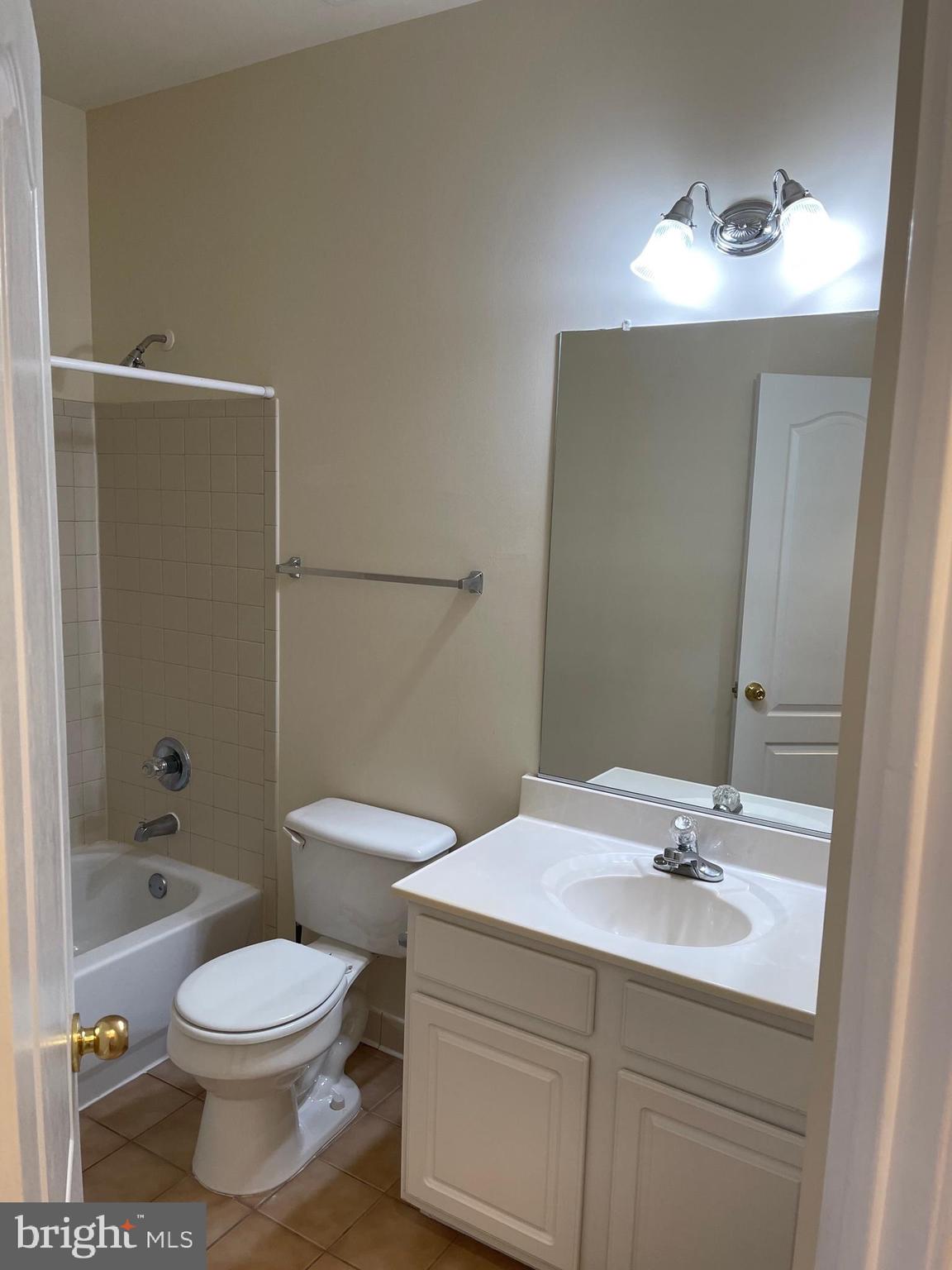 KING FARM WATKINS POND - Residential Lease