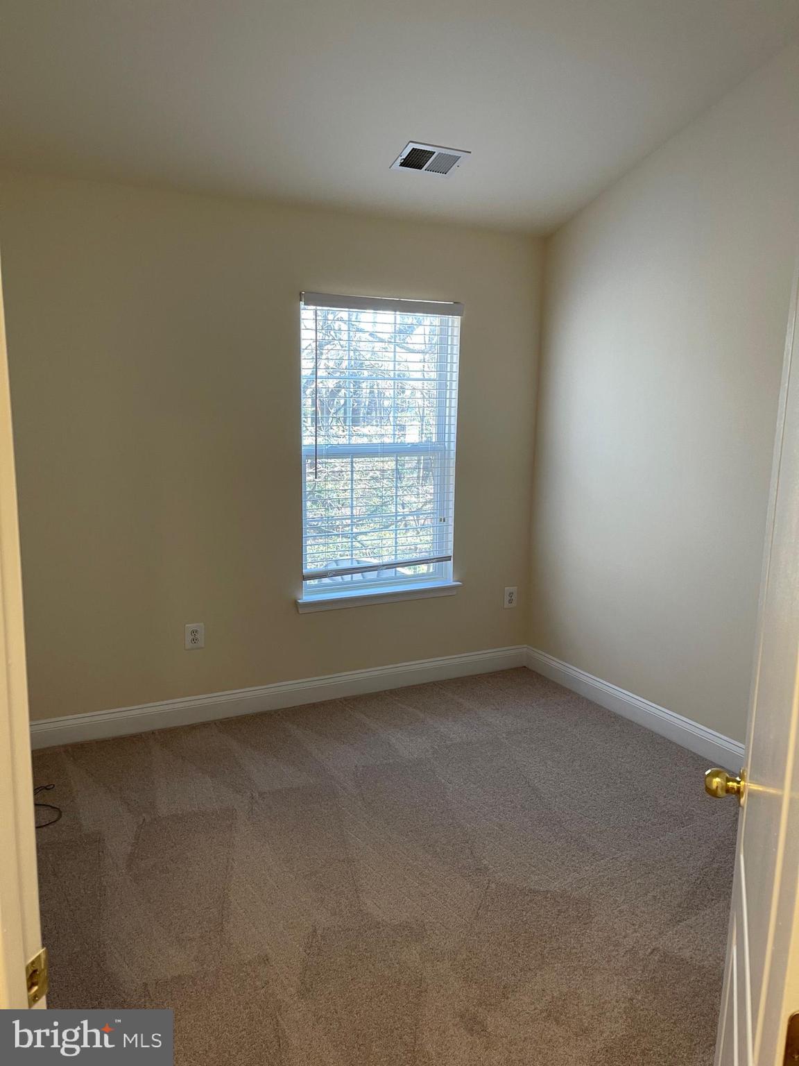 KING FARM WATKINS POND - Residential Lease