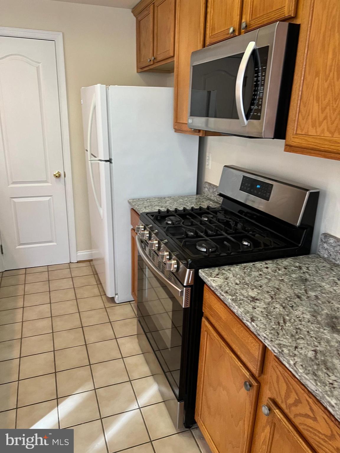 KING FARM WATKINS POND - Residential Lease