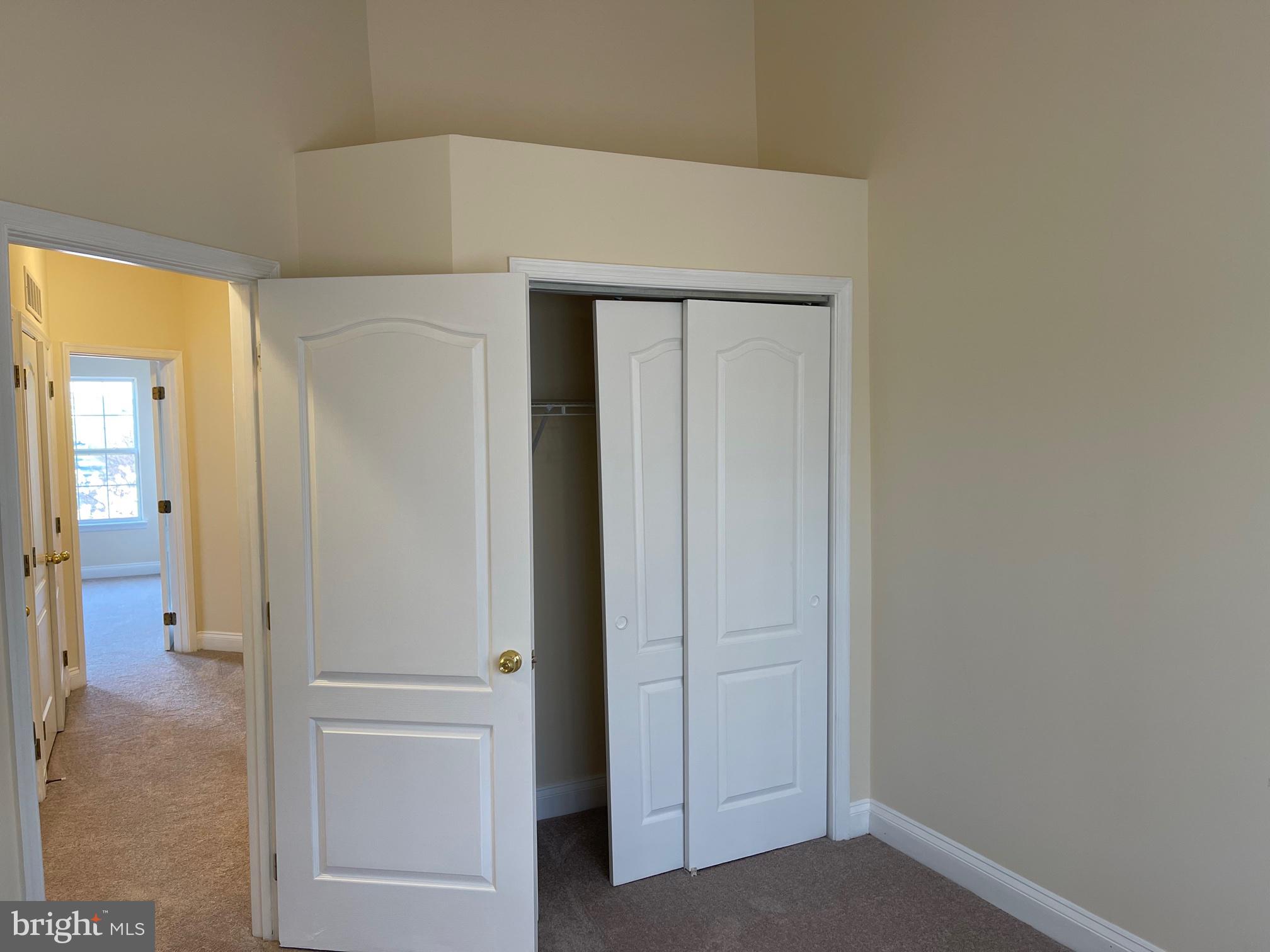 KING FARM WATKINS POND - Residential Lease